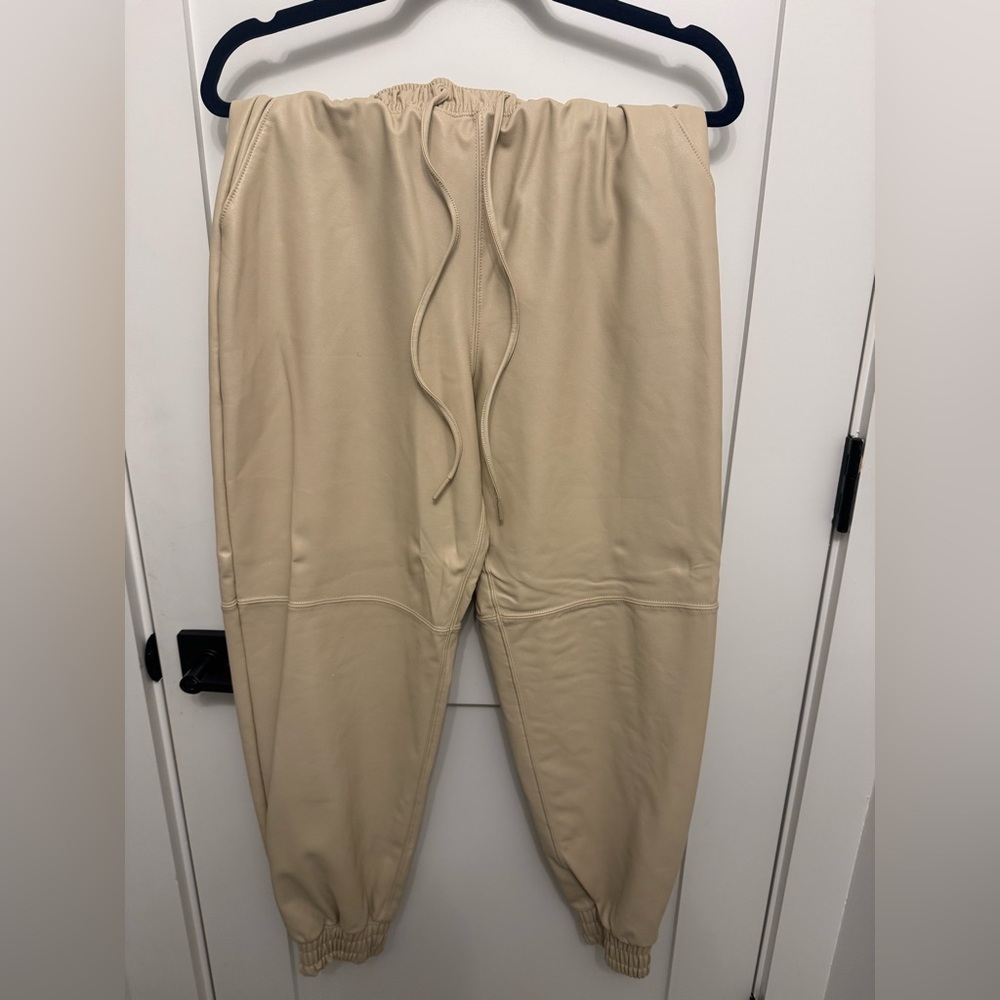 Abercrombie & Fitch Vegan Leather Pants - Cream